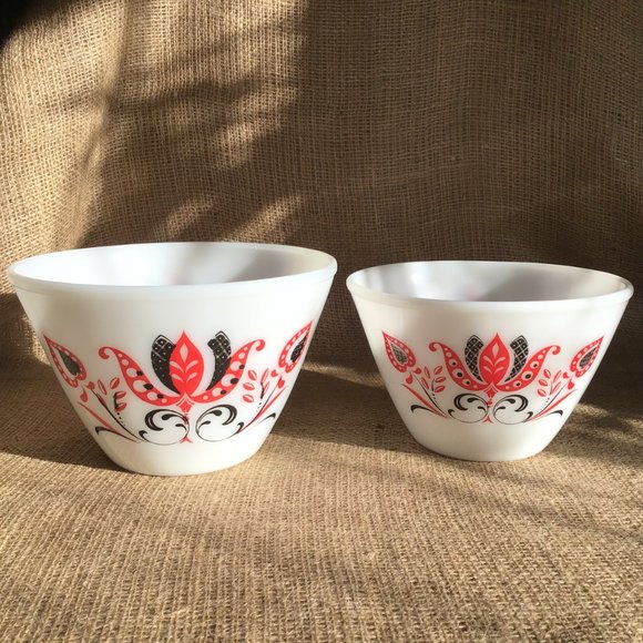 Vintage 1950's "Modern Tulip" Fire King Mixing Nesting Bowls 2 - Picture 5 of 9